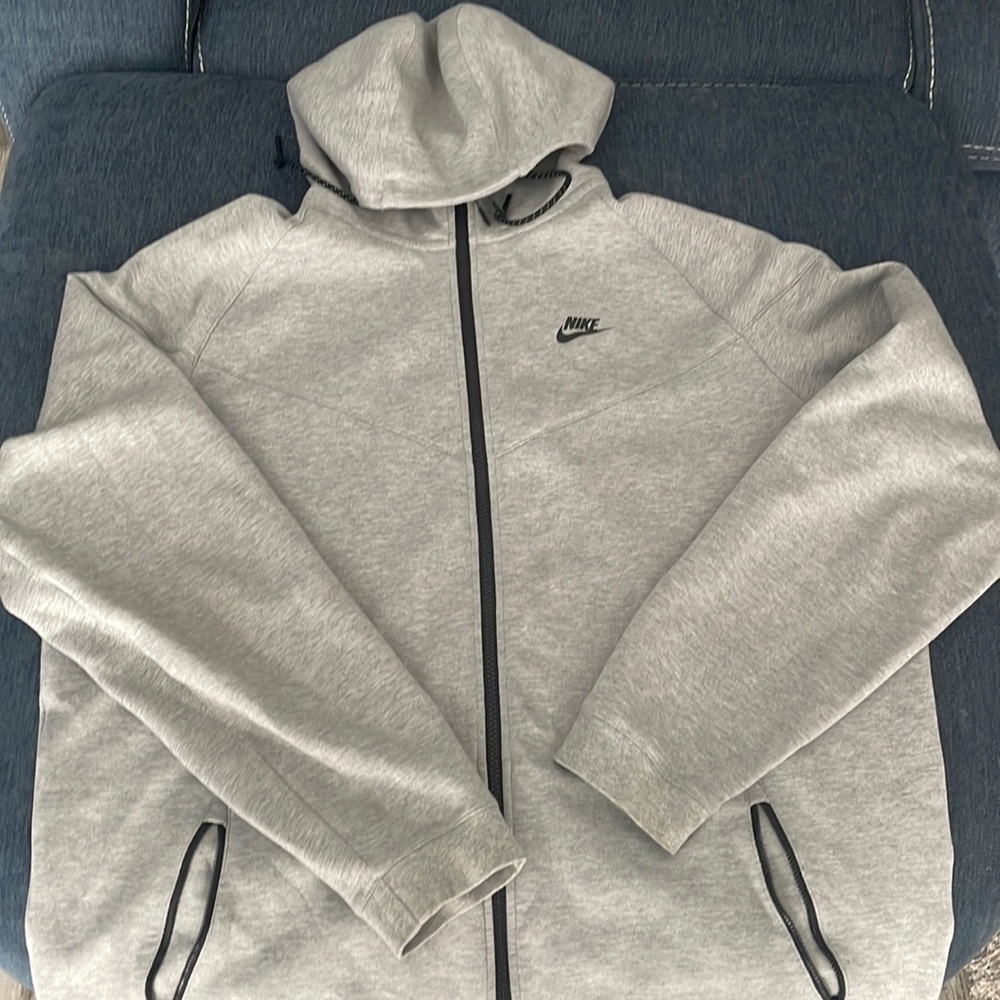 Men’s Nike tech fleece